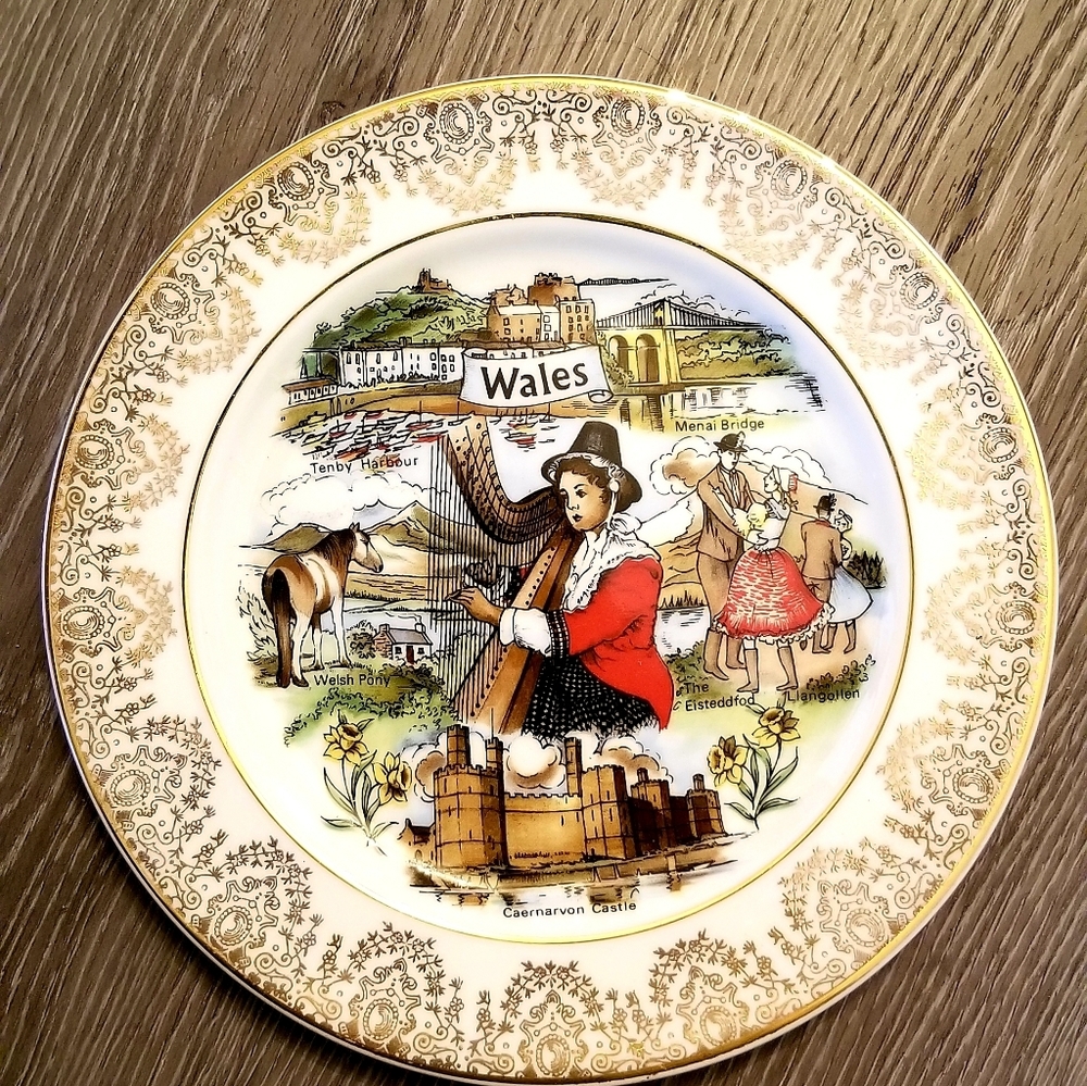 Bone China Collector Plate Wales